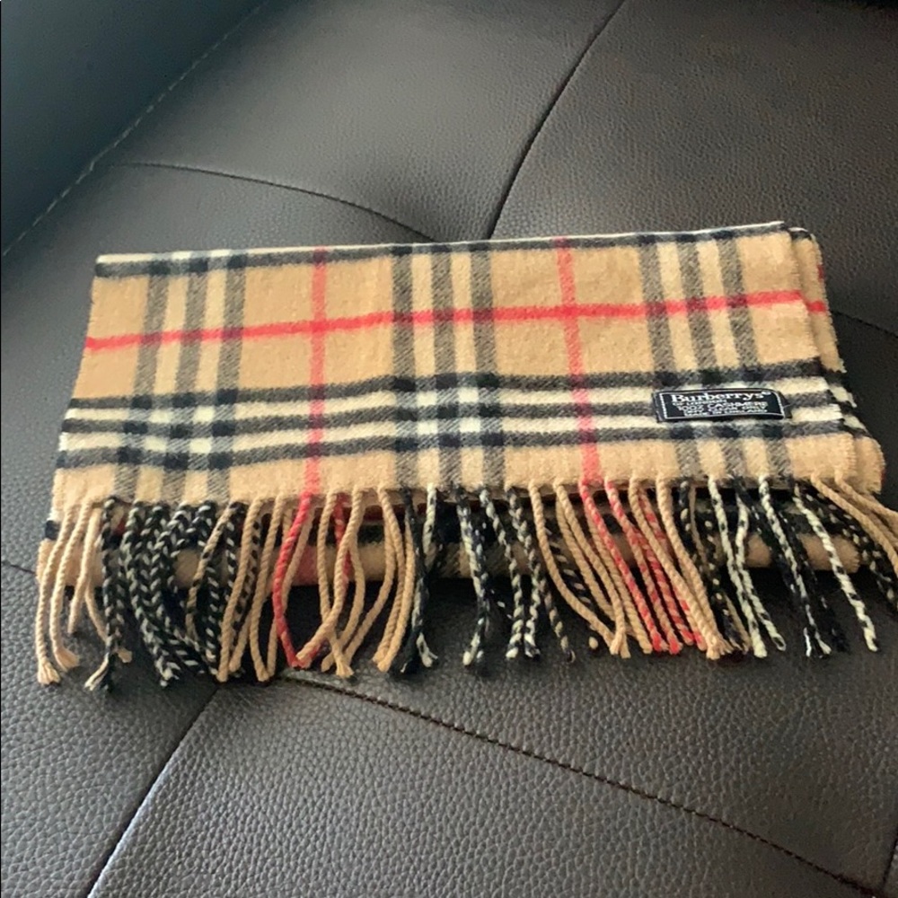 🌷🌸Authentic Burberry cashmere scarf 🌸🌷 - Picture 8 of 8